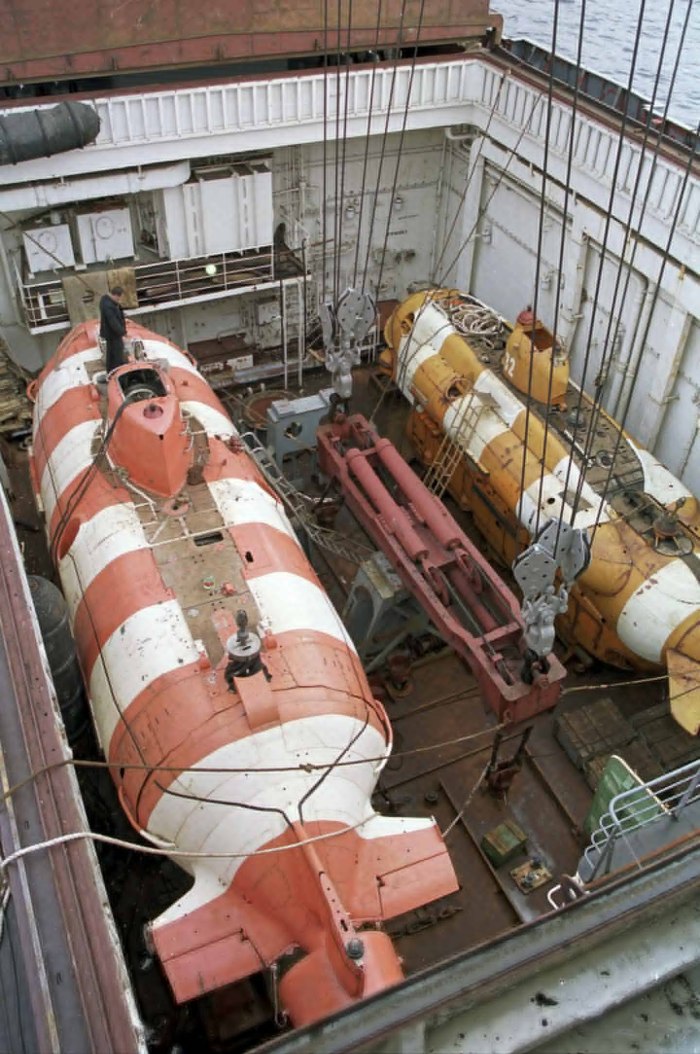 Глубоководный аппарат Лошарик