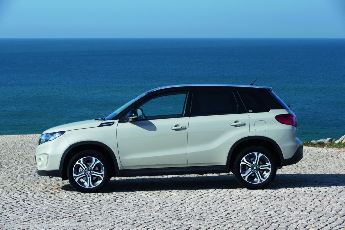 Suzuki Vitara белая