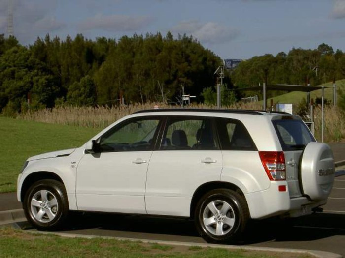 Suzuki Grand Vitara 2007 белая