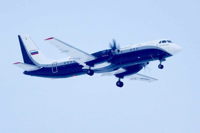Самолет ил-114-300