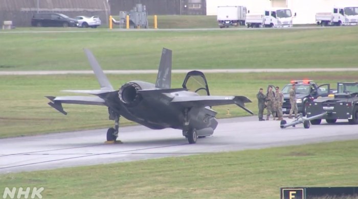 Шасси самолета f-35