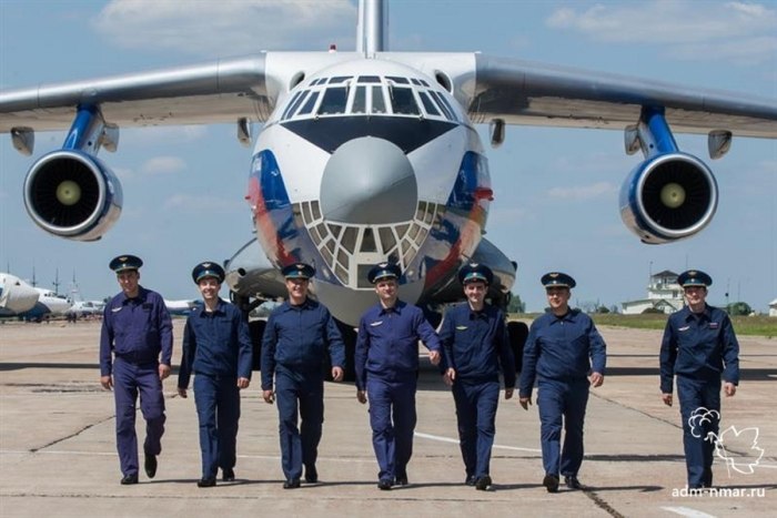 Самолет ВВС России ил-76