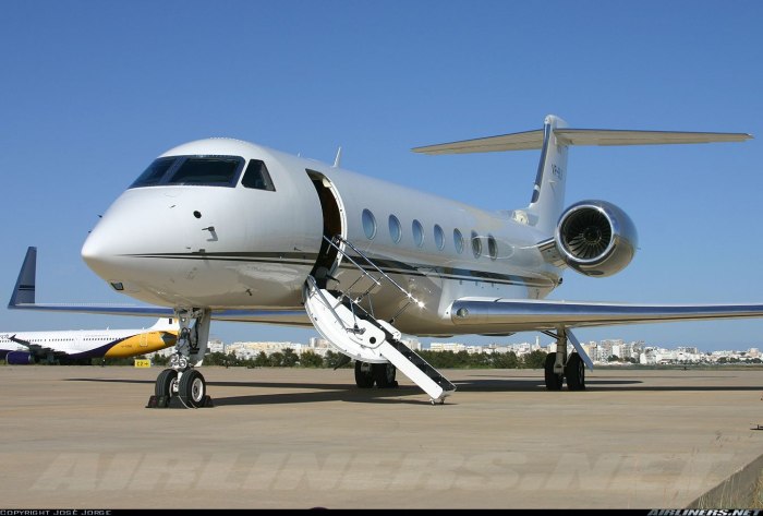 Самолет Gulfstream g550