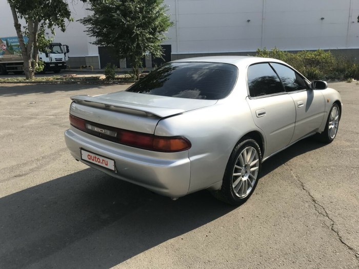 Toyota Carina ed III 200