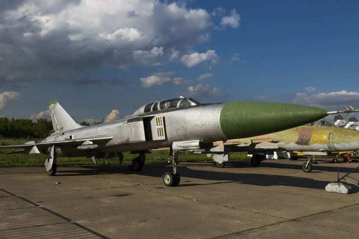 Су-15 самолет