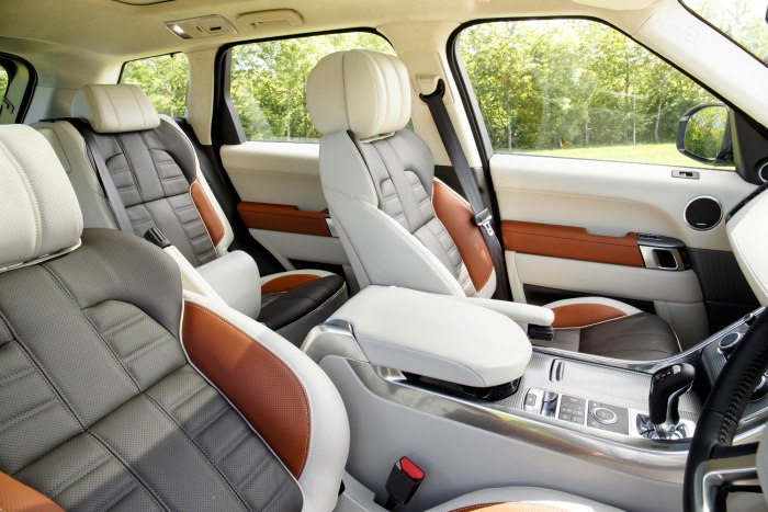 Land Rover range Rover Sport белый салон
