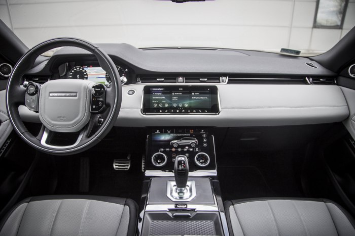 Range Rover Evoque 2022 салон