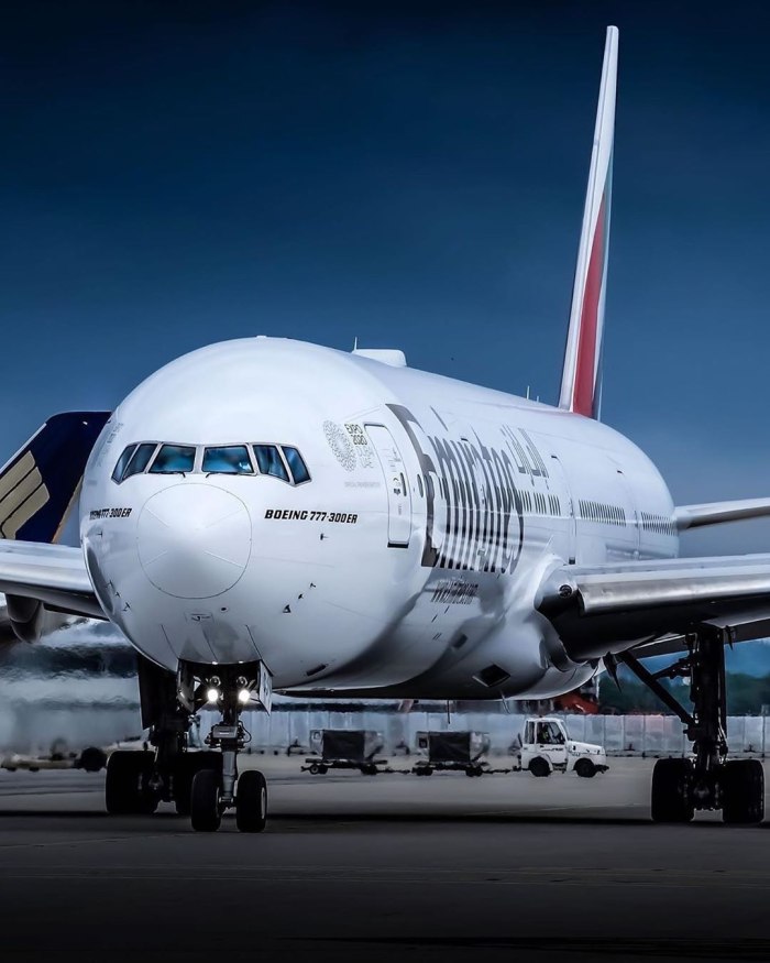 Самолет Боинг 777-300