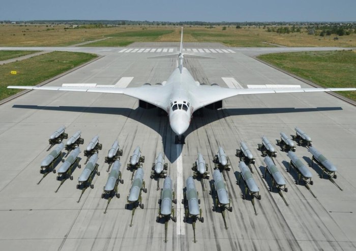 Стратегический ракетоносец ту-160 белый лебедь