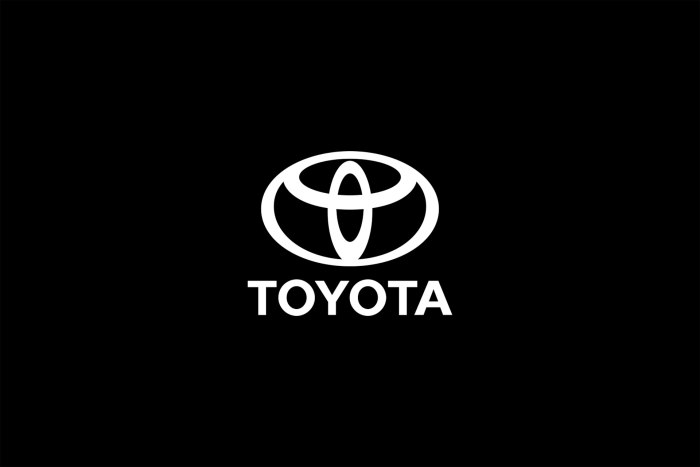 Toyota надпись
