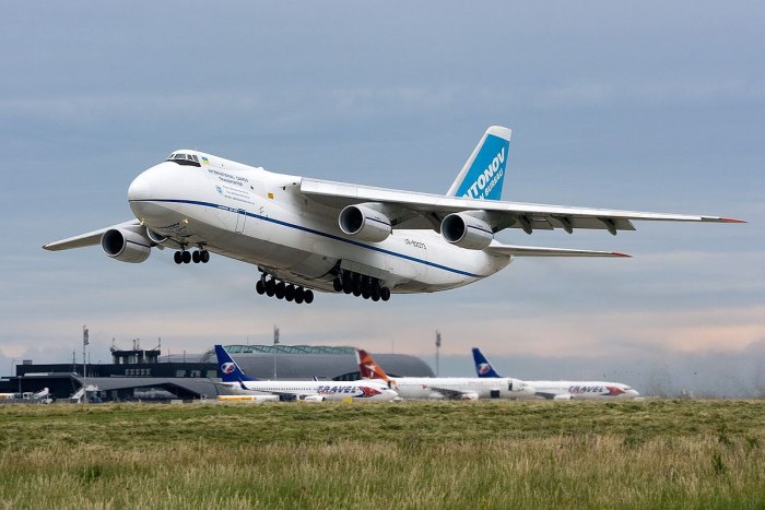 Антонов АН-124-100 Руслан