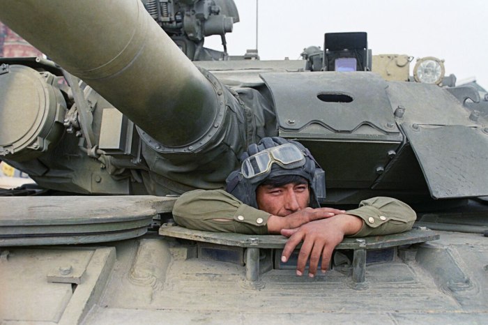 Танкист в танке