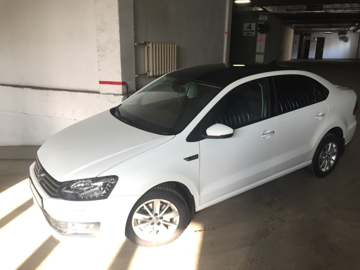 Volkswagen Polo sedan с черной крышей
