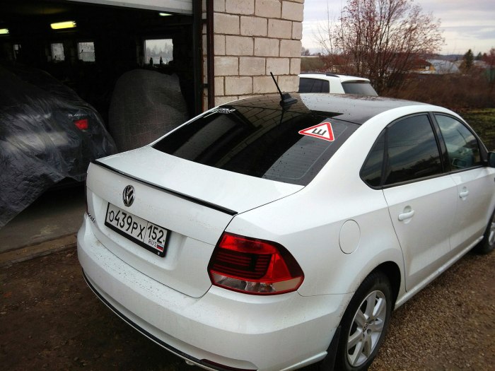 Volkswagen Polo sedan с черной крышей