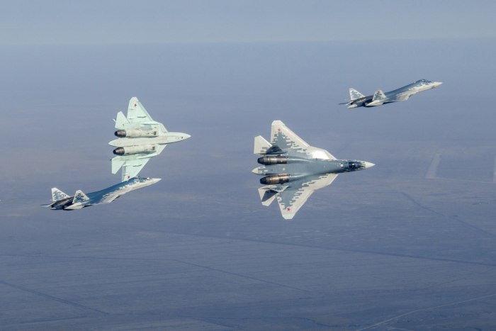 Истребитель 5 поколения Су 57