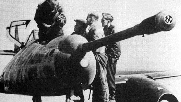 Messerschmitt me.262 с пушкой