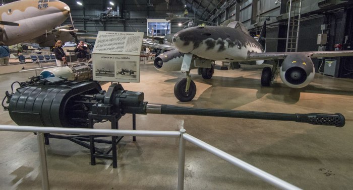 Me 262 с пушкой