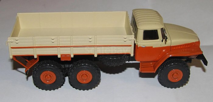 Урал 377 1/43