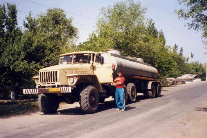 Автомобиль Урал 377