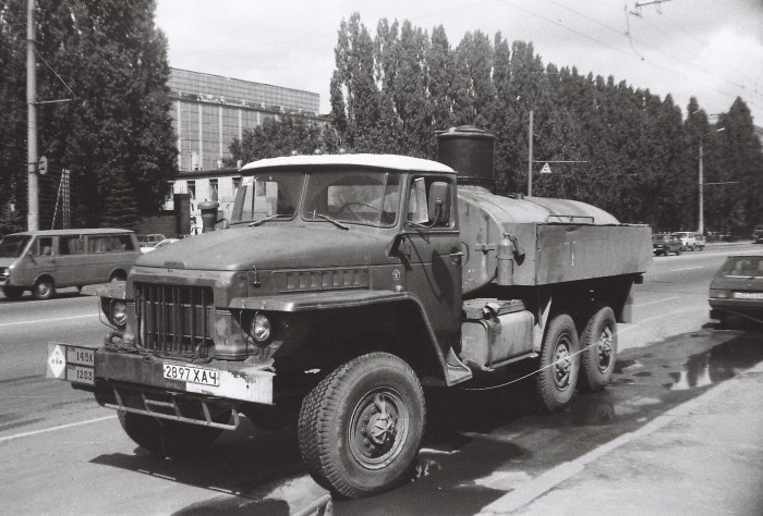 Урал 375 бензовоз