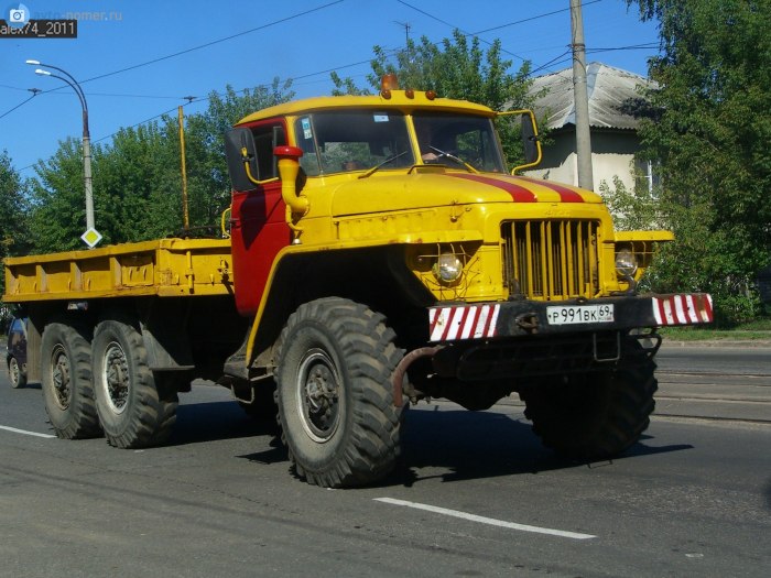 Урал 375 самосвал