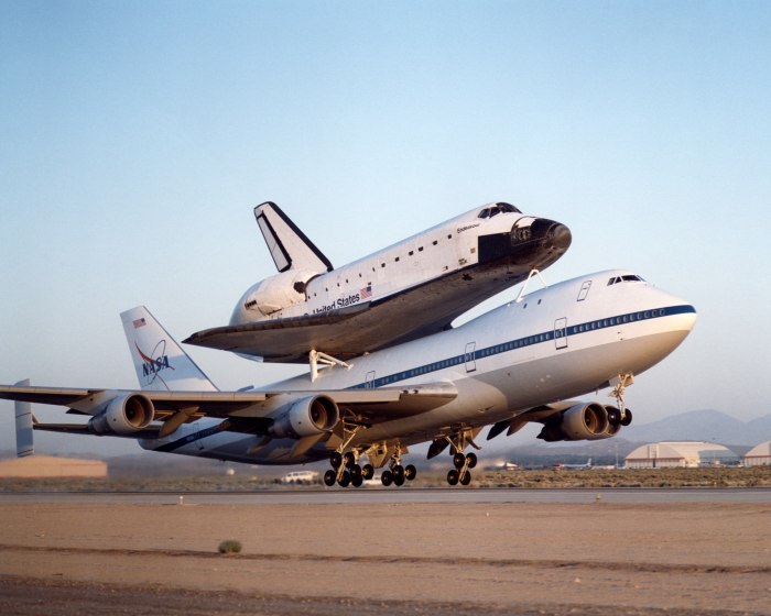Боинг 747 шаттл