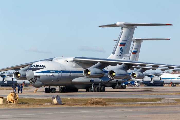 Самолет ил-76 ВКС России