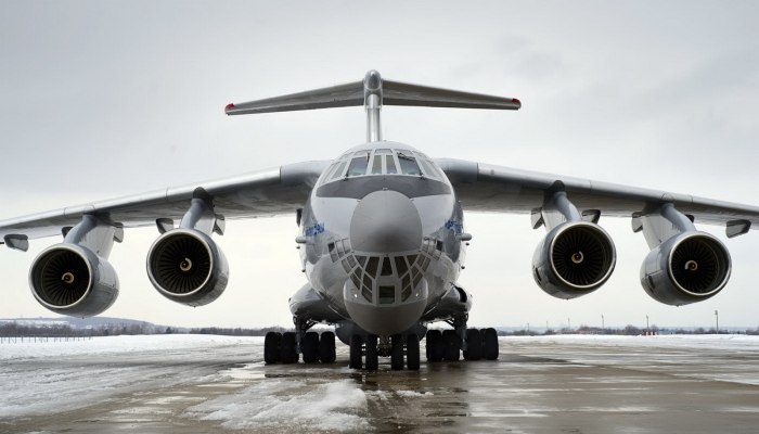 Грузовой самолет ил-76