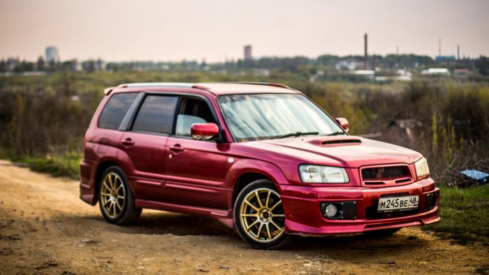 Subaru Forester sg5 красный
