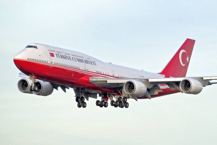Самолёт Боинг 747-400