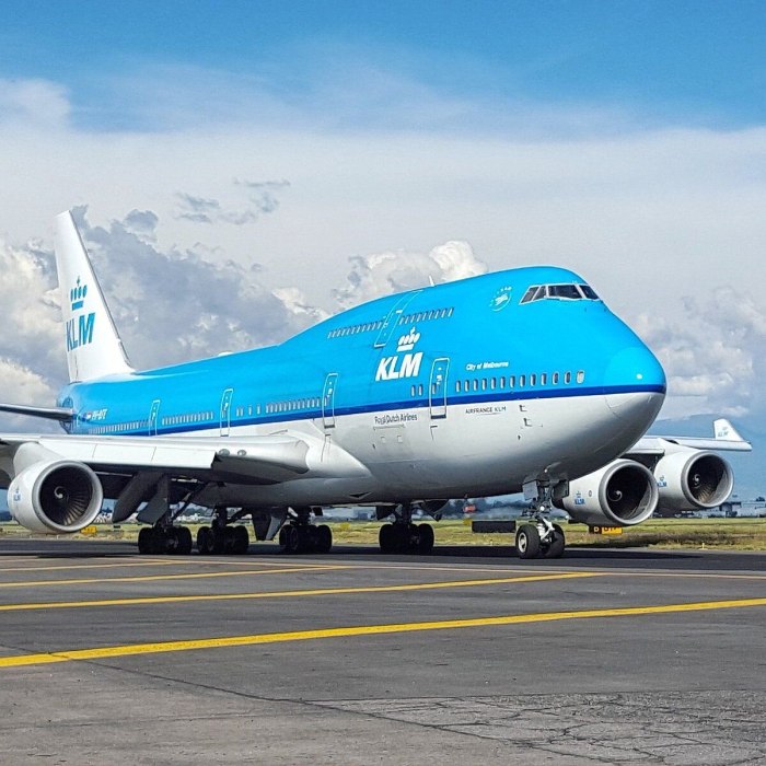 Горбатый Боинг 747