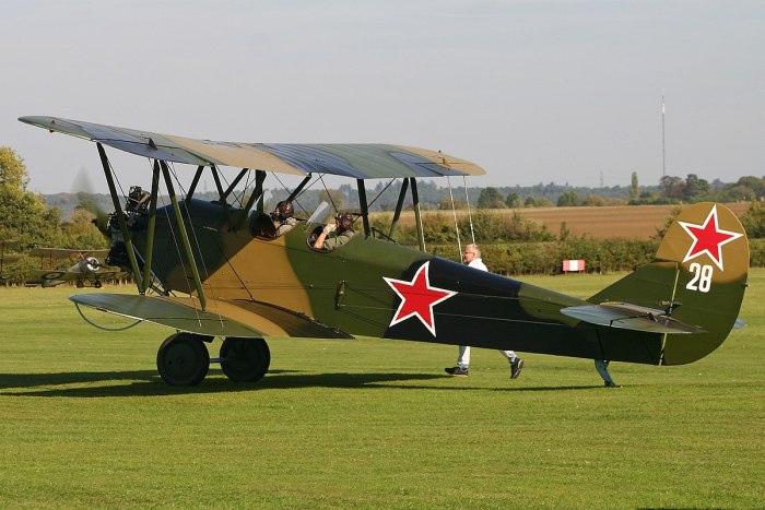 У-2 биплан кабина
