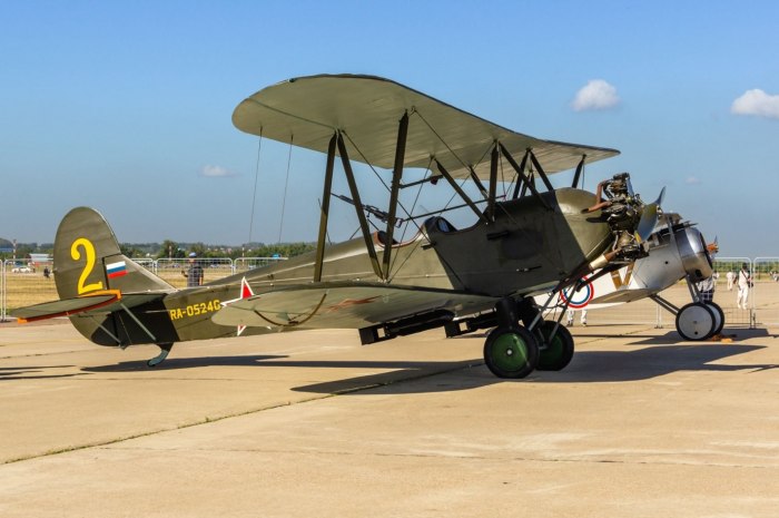 У-2 биплан