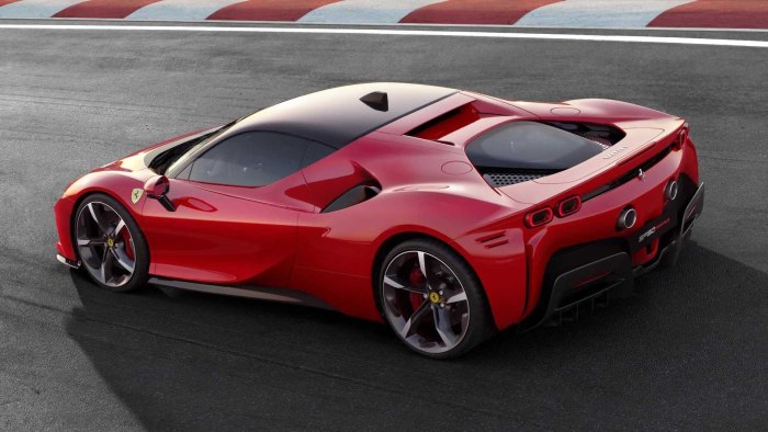 Феррари sf90 Stradale 2022