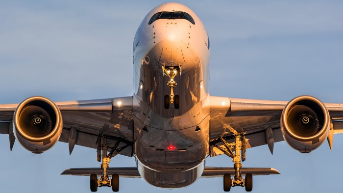 Airbus a350 спереди