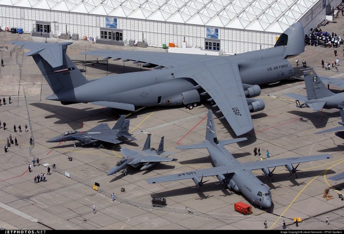 C5 Galaxy самолет