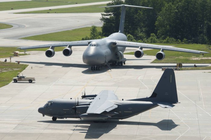 C5 Galaxy самолет