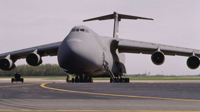 Lockheed c-5 Galaxy военно - транспортный самолёт