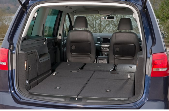 Volkswagen Туран 2010 салон