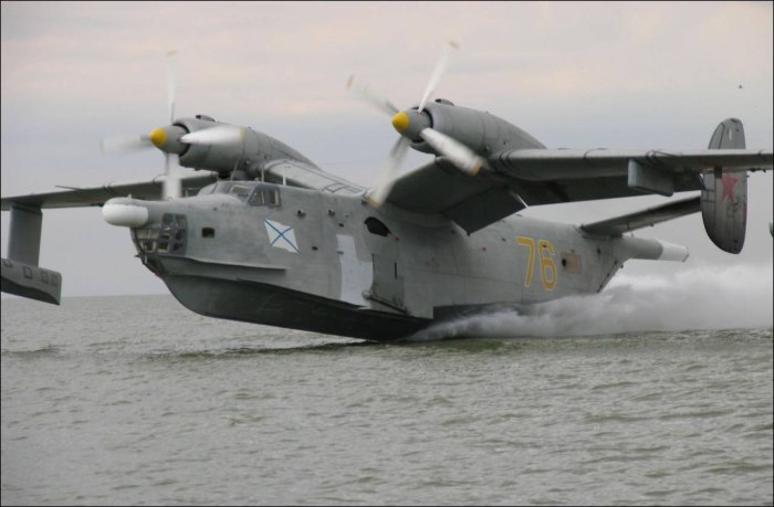 Самолет-амфибия бе-12п-200