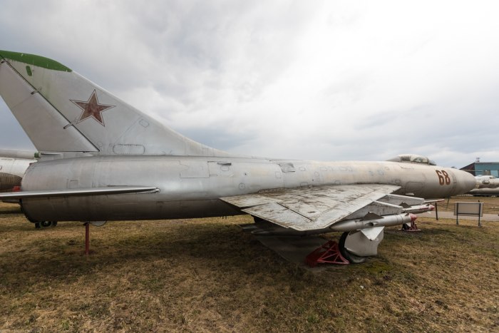 Истребитель-перехватчик Су-7