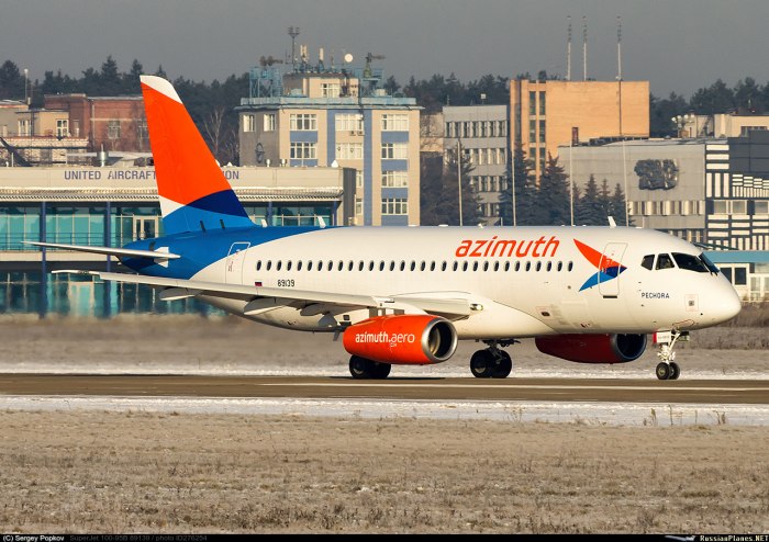 Самолет Sukhoi Superjet 100 Азимут
