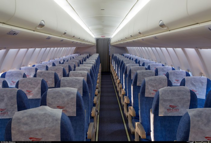 Sukhoi Superjet 100-95 Red Wings салон