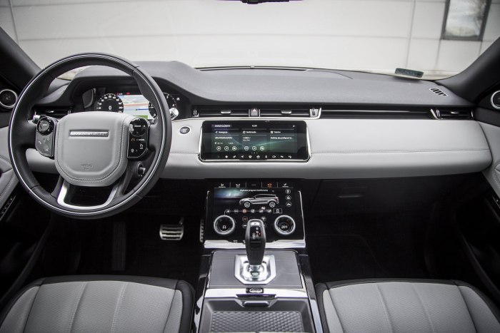 Range Rover Evoque 2022 салон