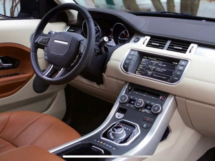 Range Rover Evoque 2020 салон