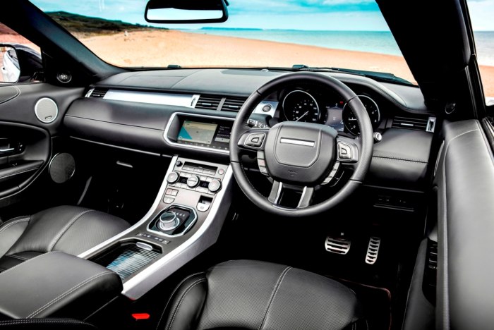 Range Rover Evoque 2023 салон