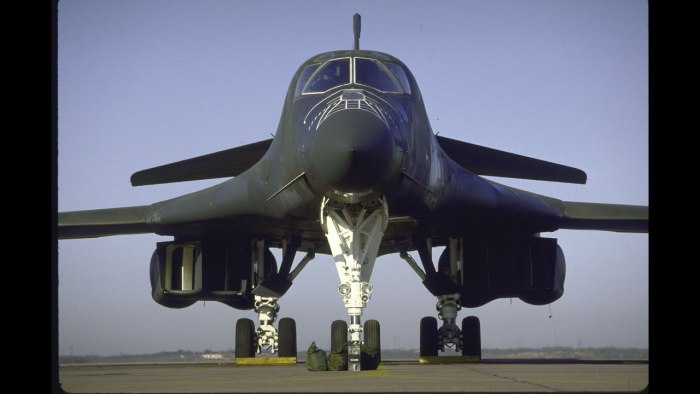 B1 Lancer