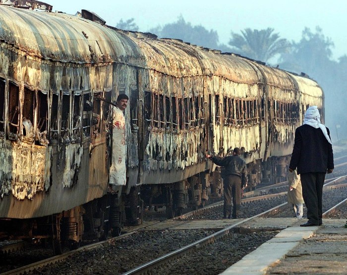 Возгорание поезда в Египте (2002)