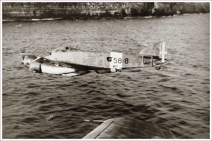 SM 79 Sparviero