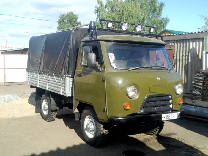 УАЗ головастик бортовой 3303